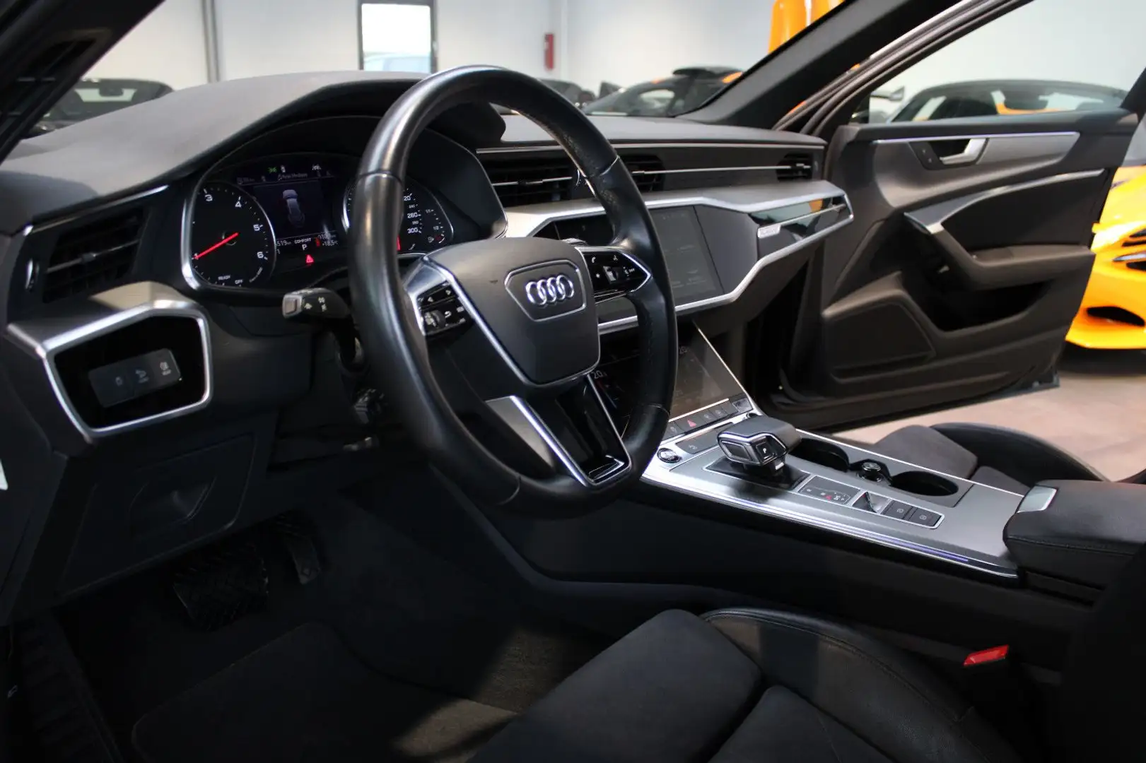 Audi A6 AVANT 40 TDI QU. S LINE/AHK/ACC/HD-MATRIX/19" Noir - 2