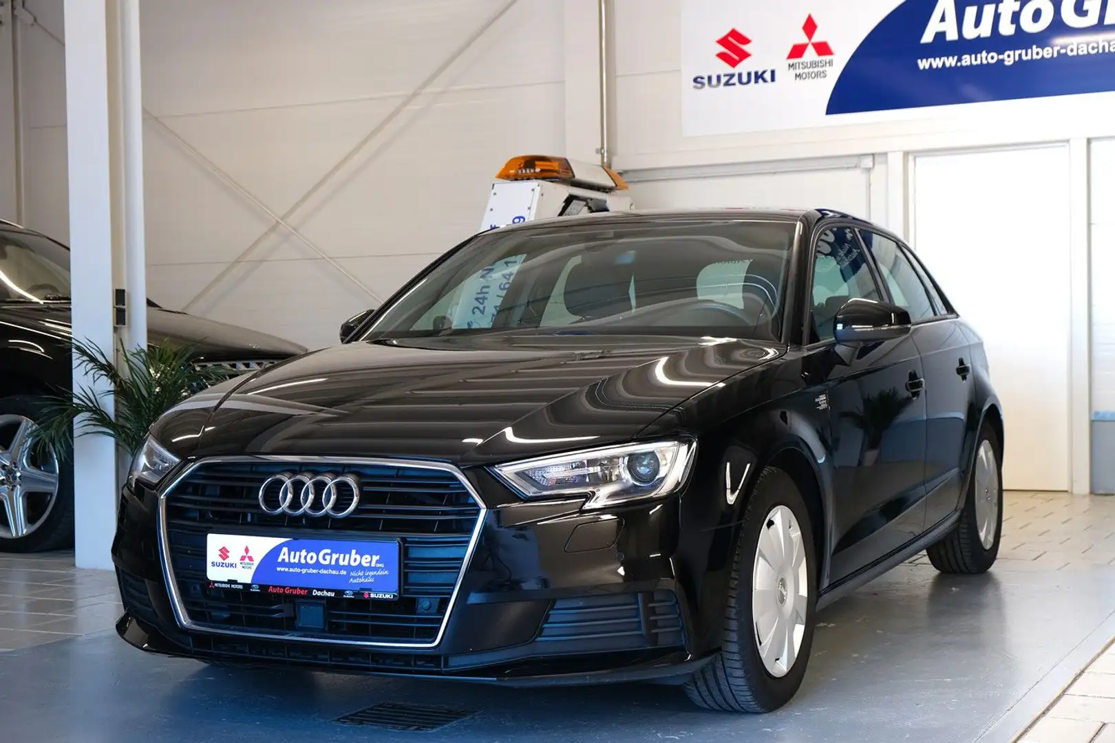 Audi A3 Sportback 35 TFSI Basis STHZ*PDC*Abstand*Spur Schwarz - 2