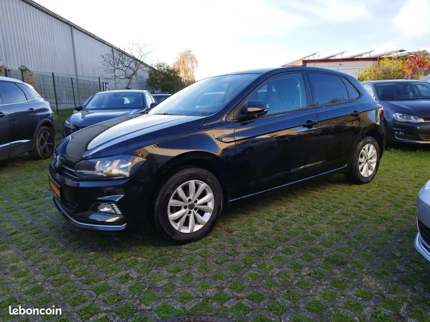 Volkswagen Polo Vw 1.l tsi 95 carat 5 portes Schwarz - 2