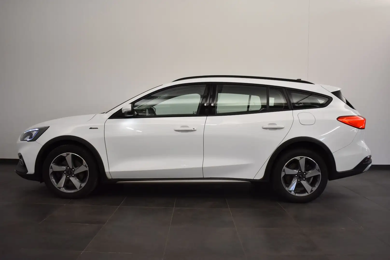 Ford Focus Turnier Active/NAVI/DAB/SHZ/PDC Weiß - 1