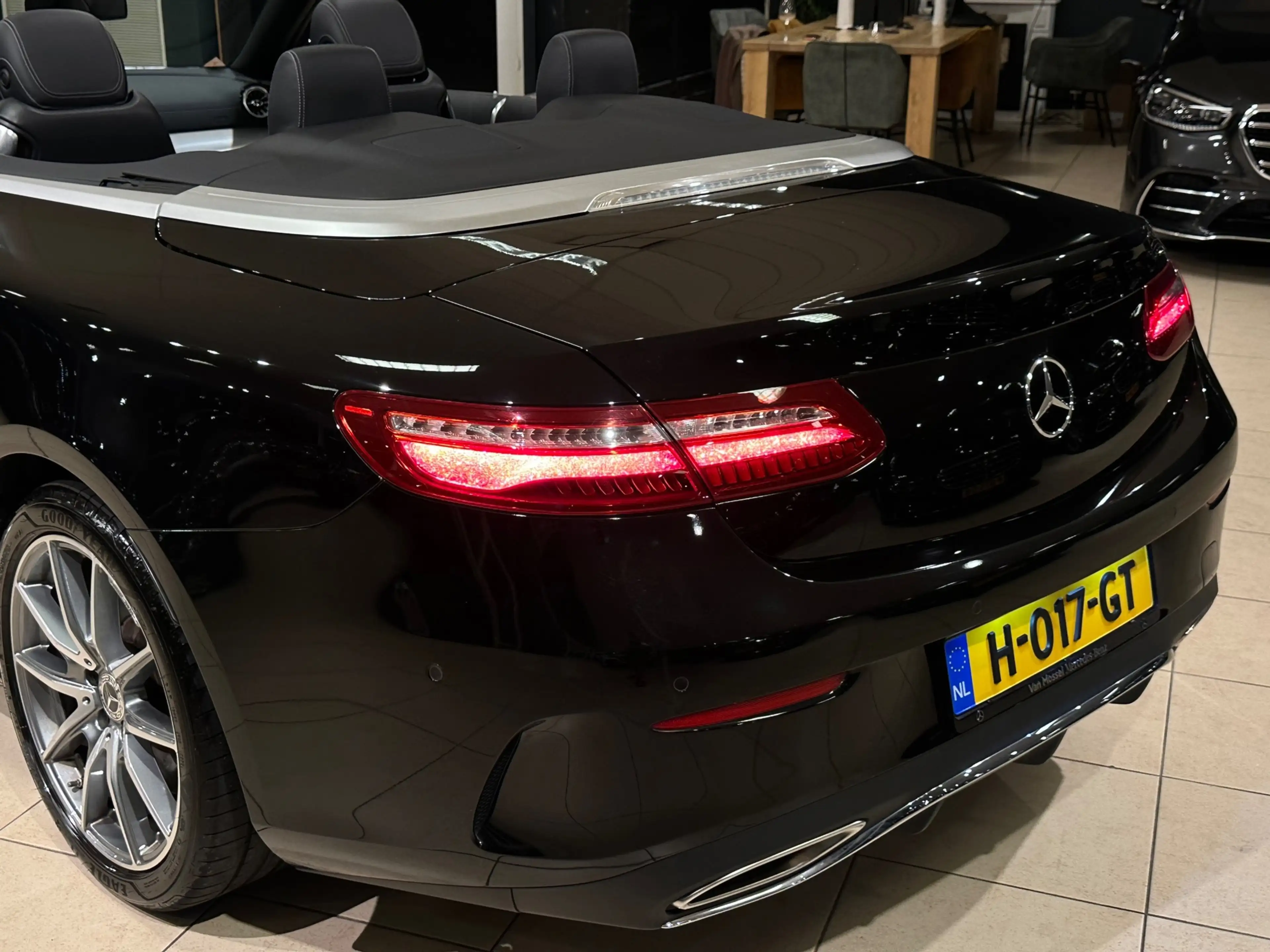 Mercedes-Benz E 400 Cabrio 4MATIC AMG-PAKKET|MULTIBEAM|333PK|WIDESCREE — photo 13