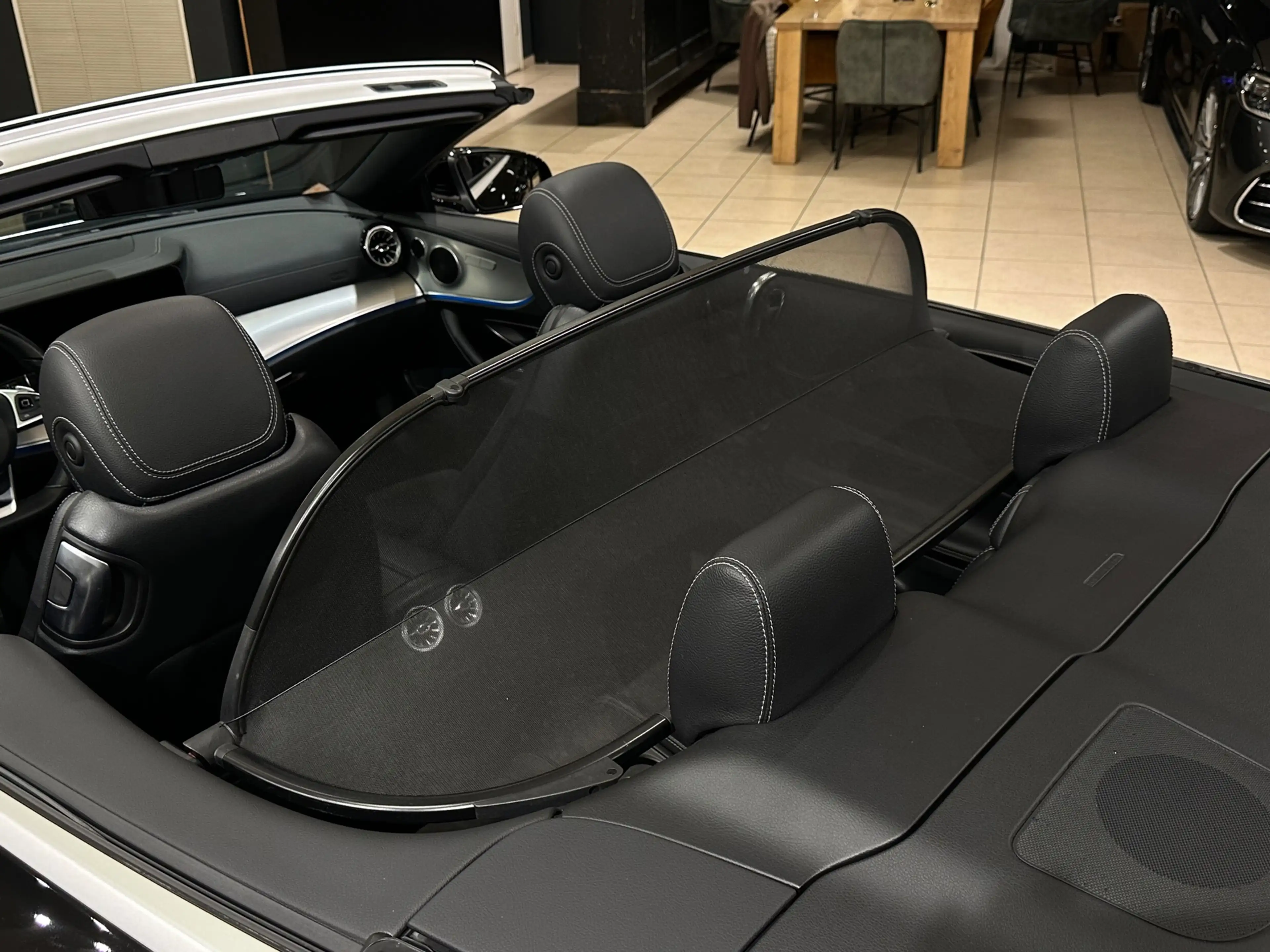 Mercedes-Benz E 400 Cabrio 4MATIC AMG-PAKKET|MULTIBEAM|333PK|WIDESCREE — photo 8