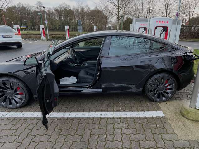 Tesla Model 3 Model 3 Performance schwarz