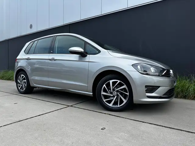 Volkswagen Golf main image
