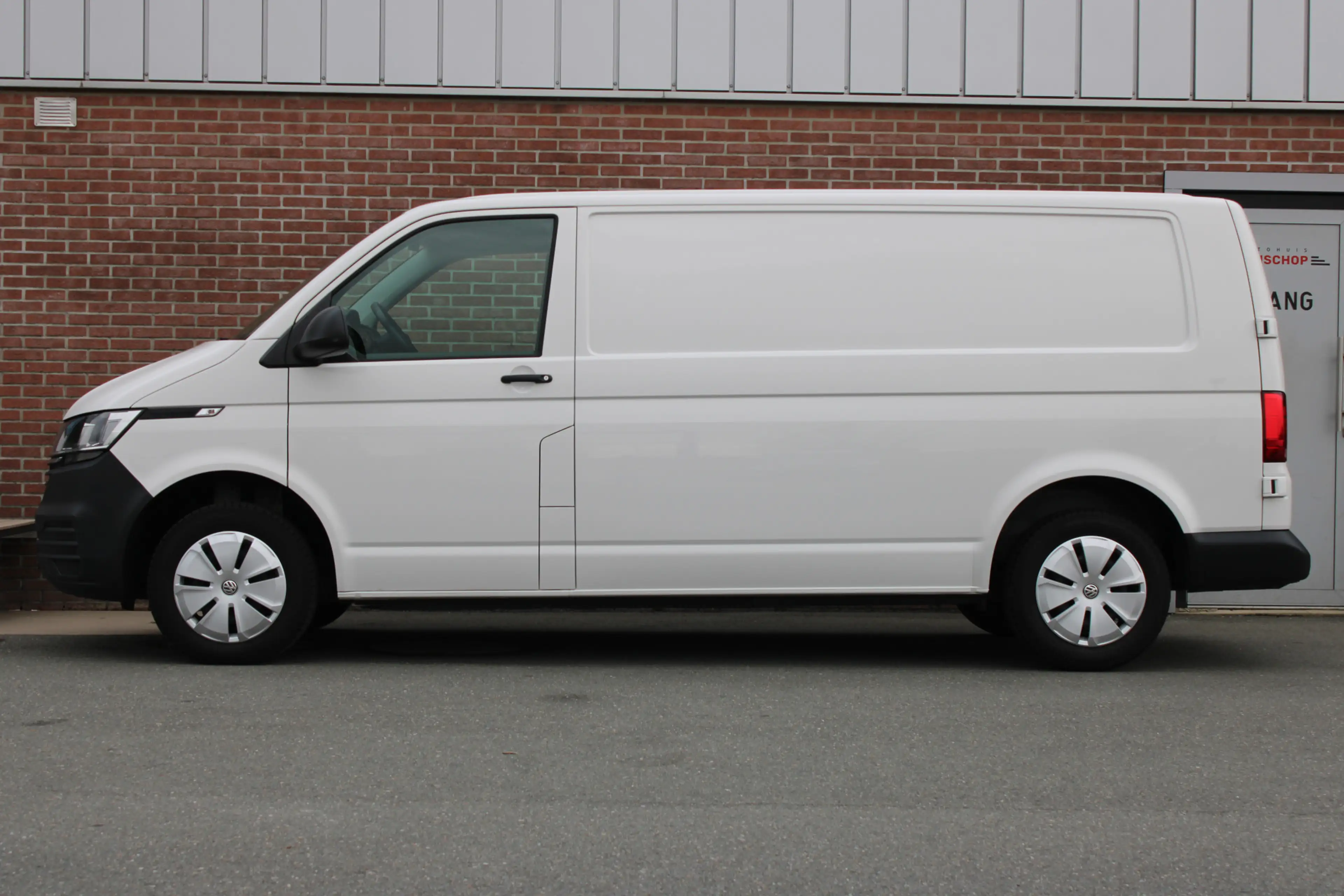 Volkswagen Transporter 2.0 TDI 150PK L2H1 |3-ZITS|CARPLAY|CRUISE-CONTROL| — photo 2