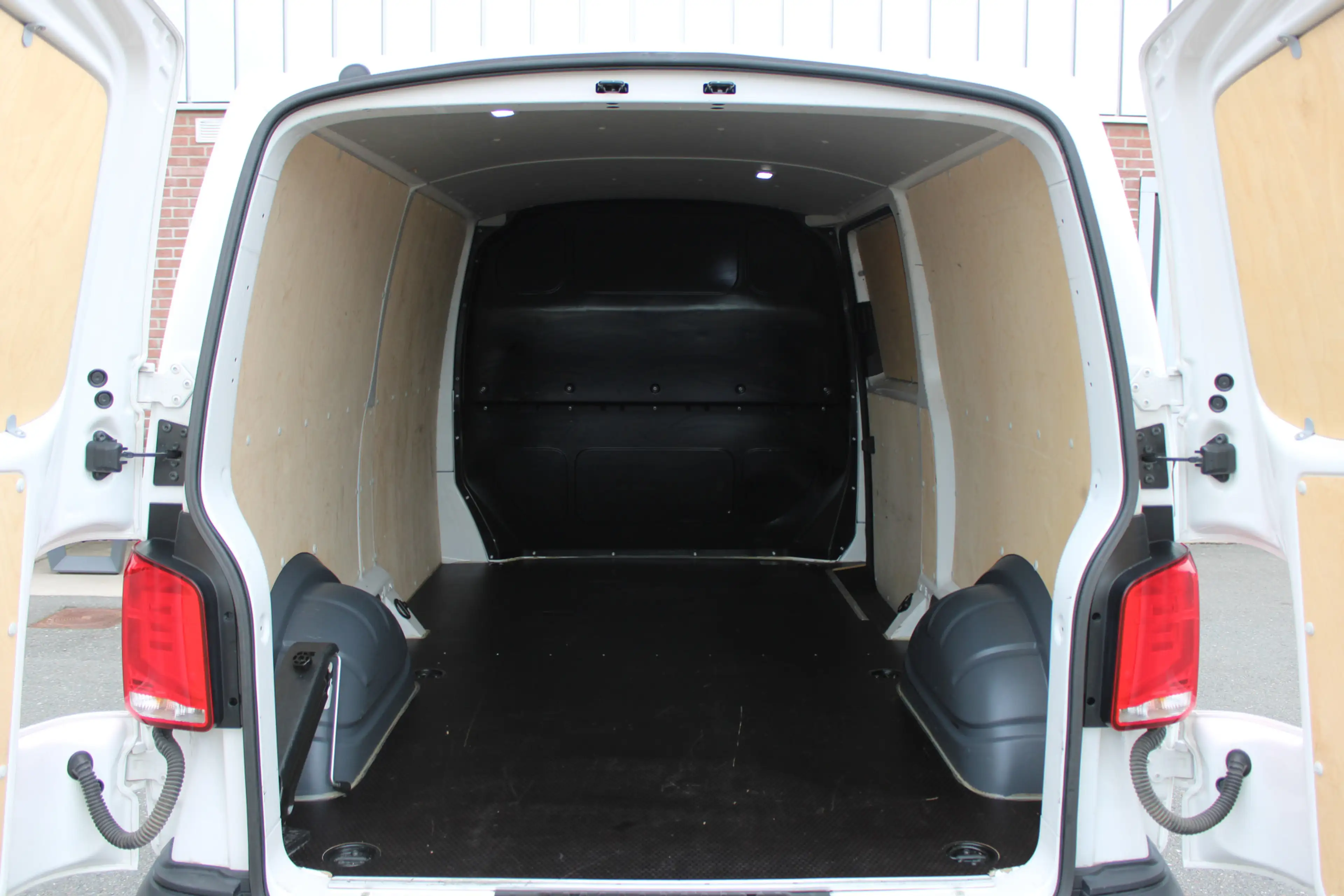 Volkswagen Transporter 2.0 TDI 150PK L2H1 |3-ZITS|CARPLAY|CRUISE-CONTROL| — photo 13