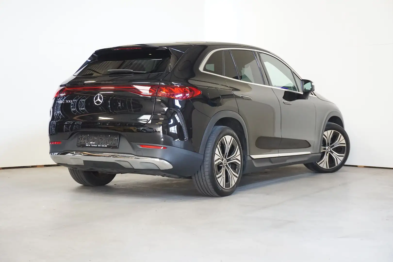 Mercedes-Benz EQE 300 SUV - RIJASSISTENTIEPAKKET - PANO DAK Noir - 2