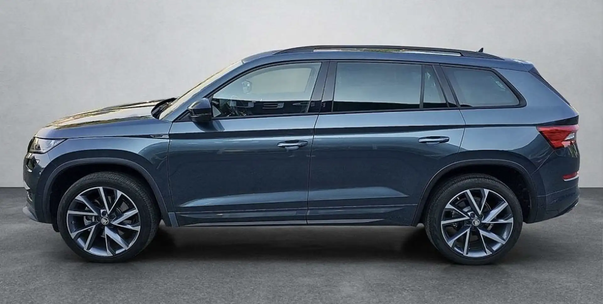 Skoda Kodiaq 2,0 TDI 4x4 Sportline DSG Pano AHK 7 Sitze Vollaus Grau - 2