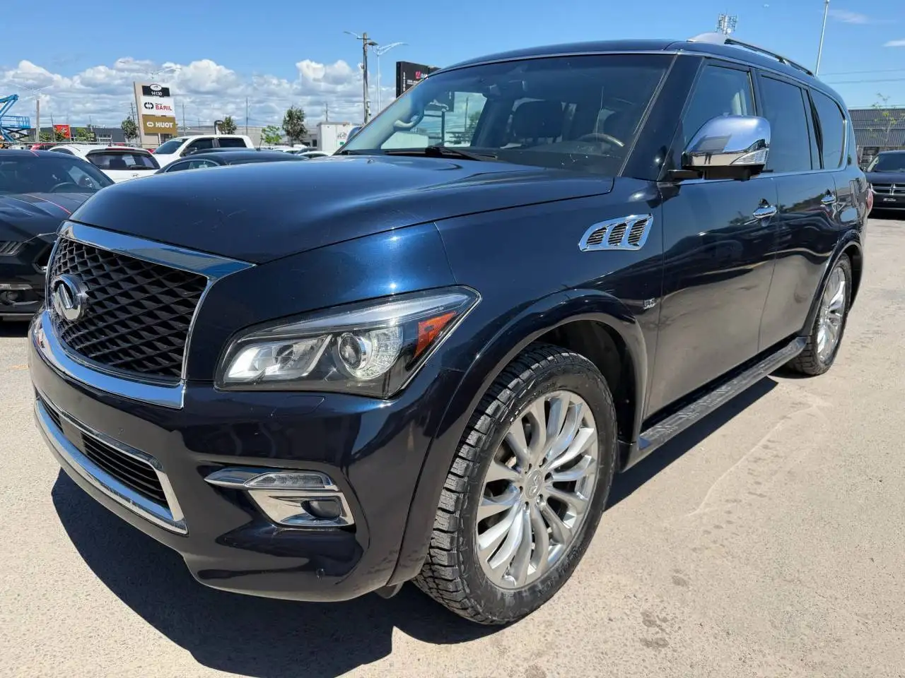 Infiniti QX80 photo Infiniti QX80