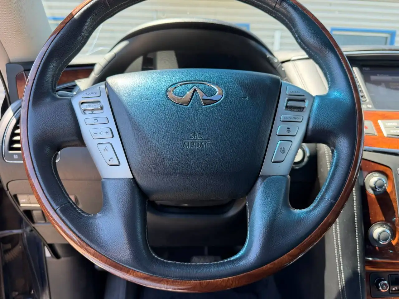 Infiniti QX80 photo Infiniti QX80