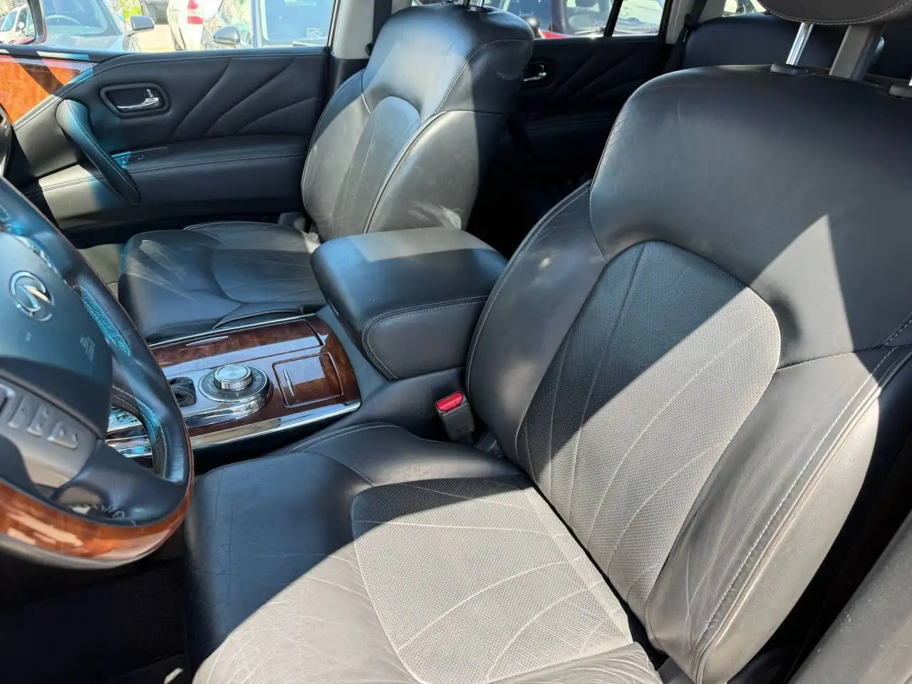 Infiniti QX80 photo Infiniti QX80