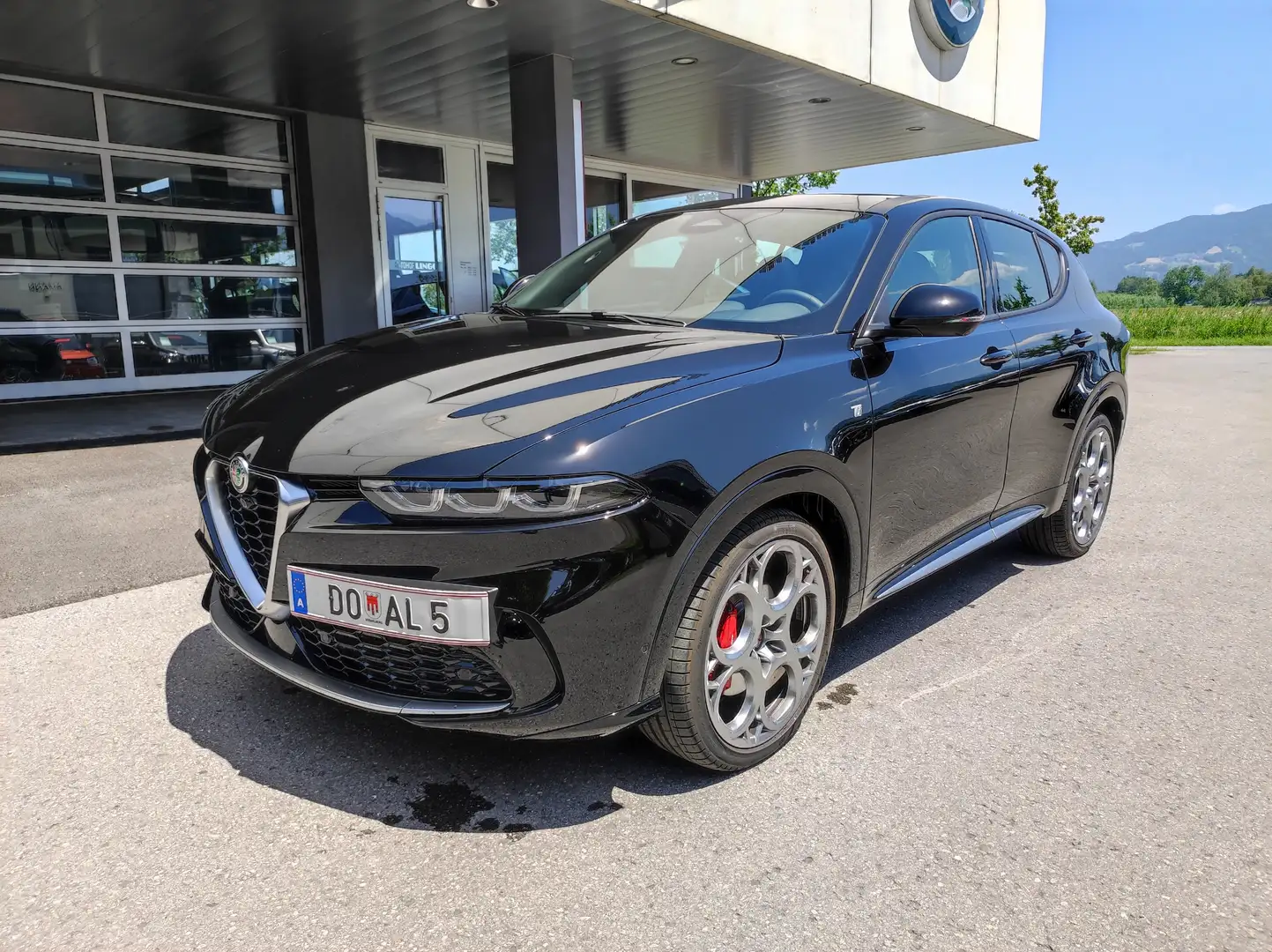 Alfa Romeo Tonale 1,5 MHEV 160PS TI Schwarz - 1