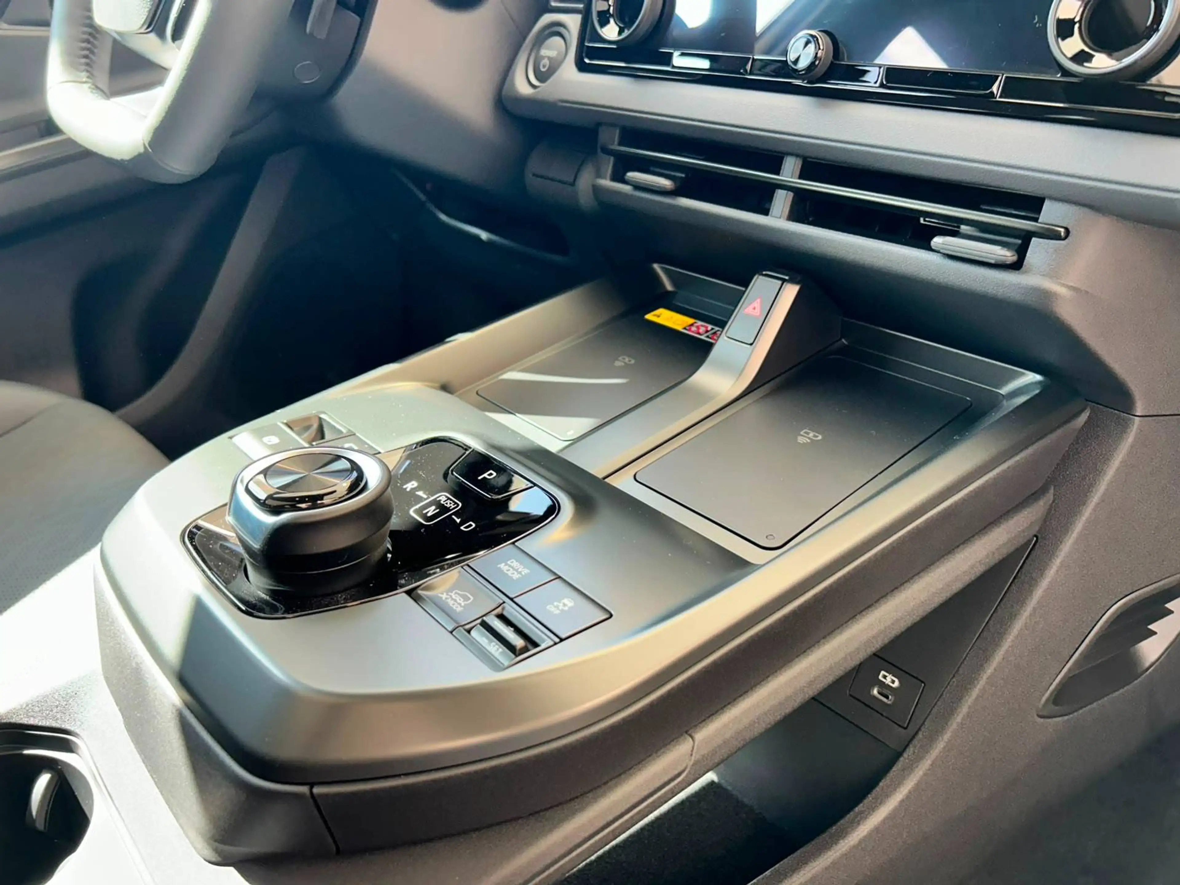 Subaru E-OUTBACK — photo 12