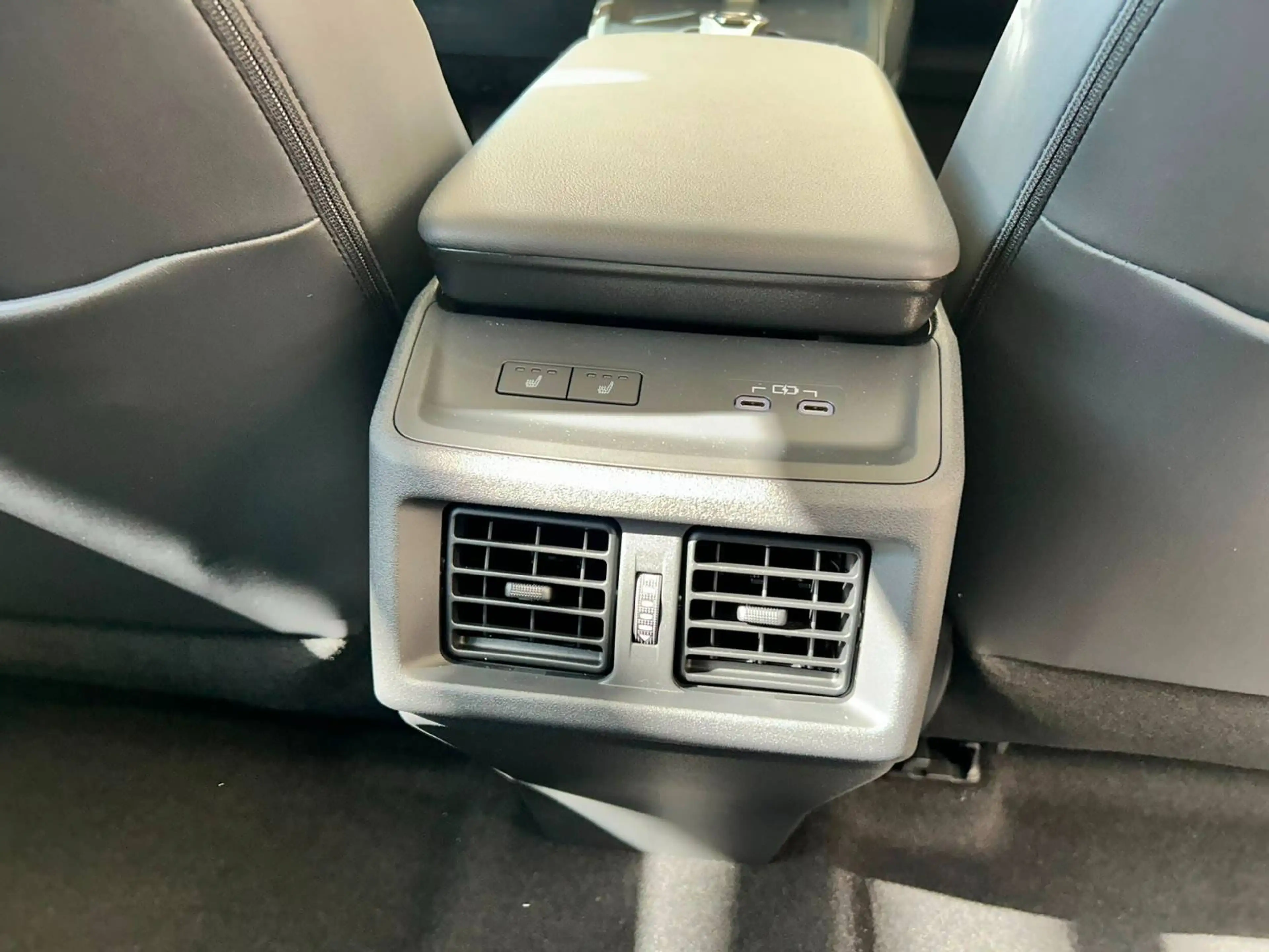 Subaru E-OUTBACK — photo 10