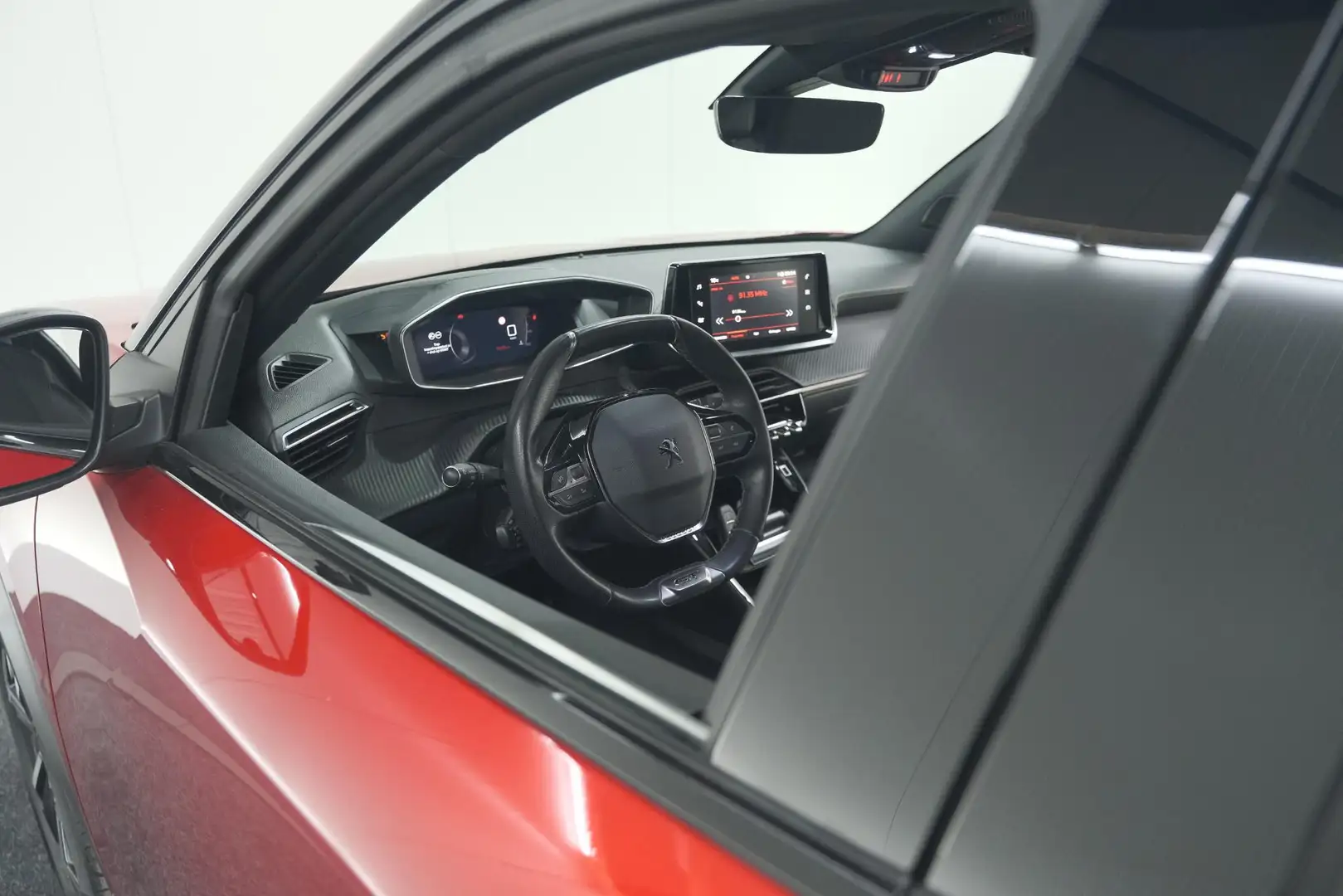 Peugeot 2008 PureTech 130 GT-Line | Trekhaak | Camera | Apple C Rouge - 2