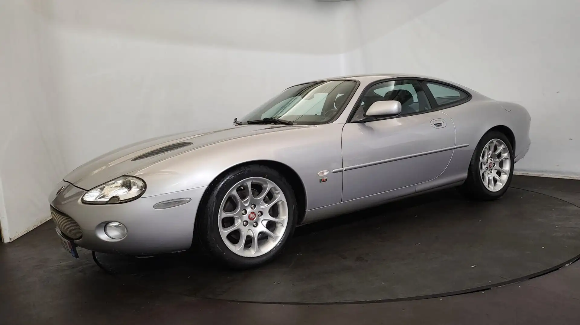 Jaguar XKR coupé Grau - 2