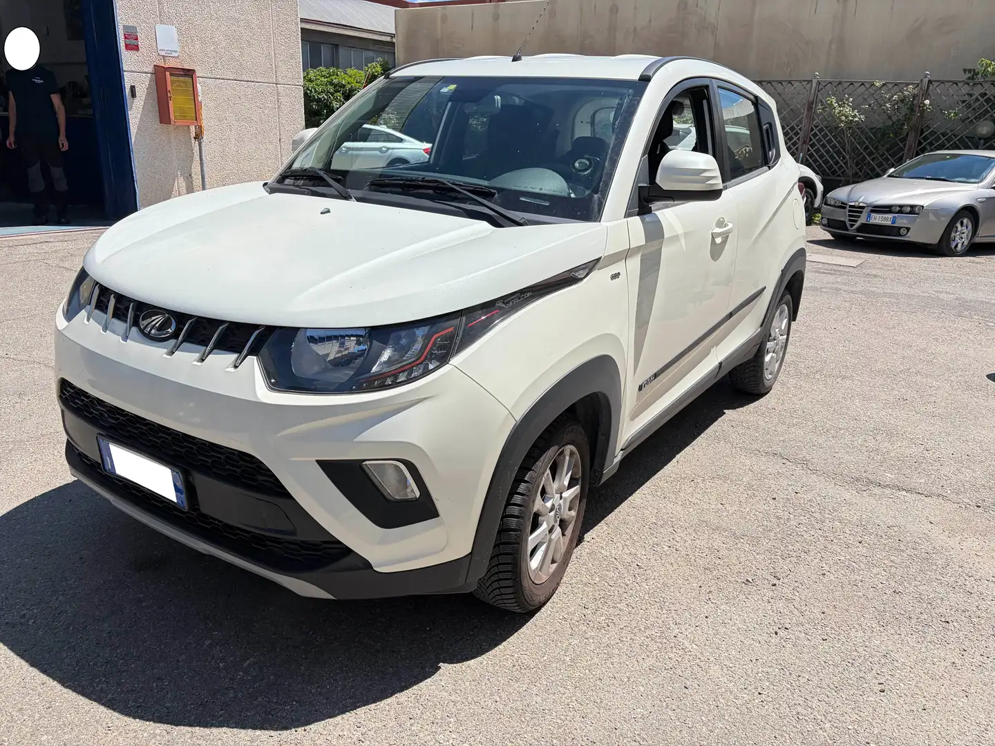 Mahindra KUV100 KUV100 1.2 K6 - 1