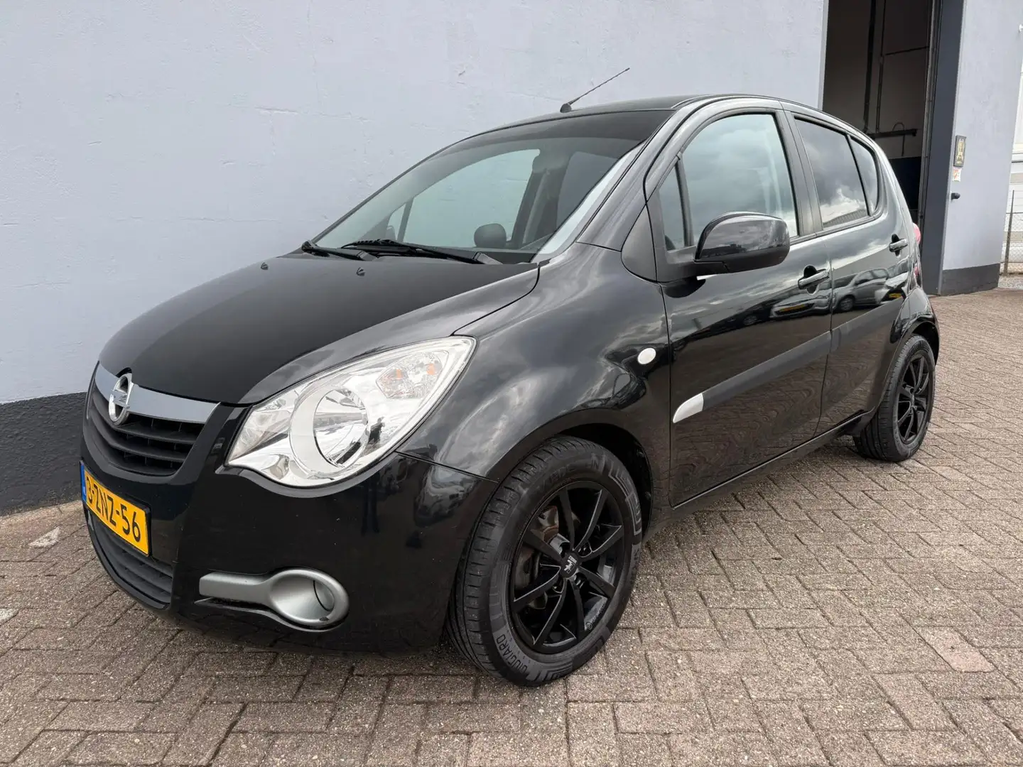 Opel Agila 1.2 Edition Automaat - Airco - LMV Zwart - 1