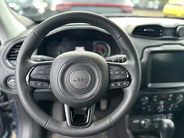 Jeep Renegade view 13