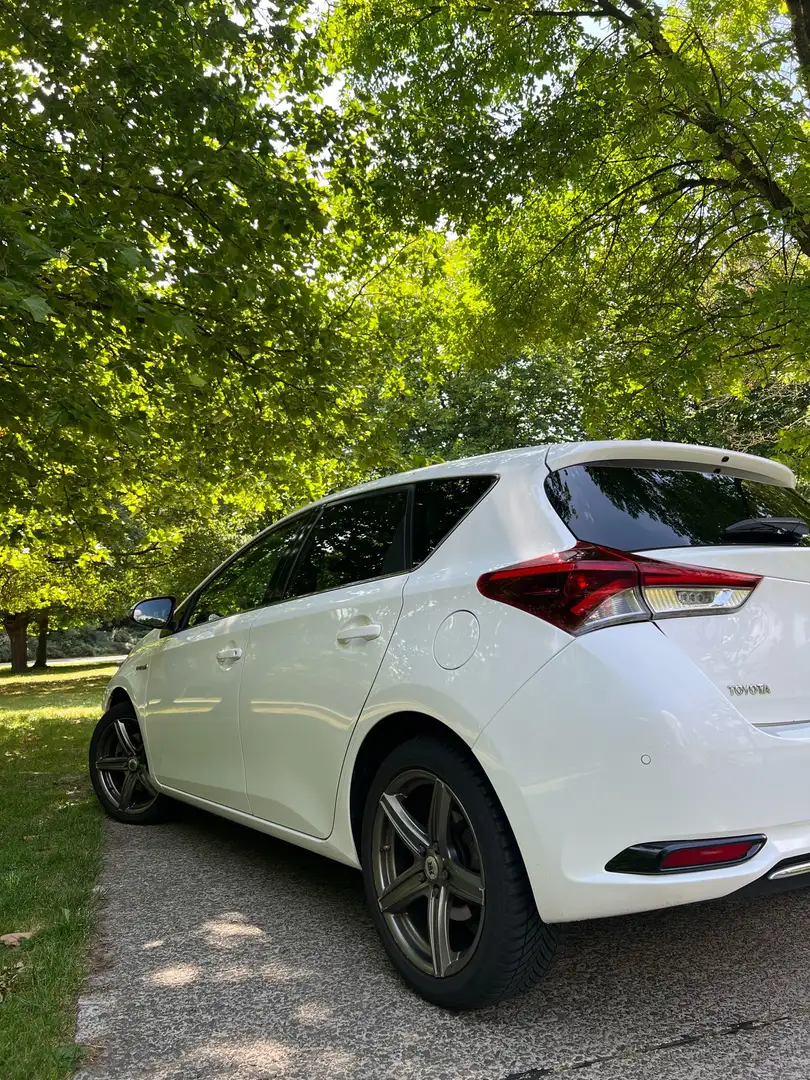 Toyota Auris 1.8 Hybrid Executive - 2