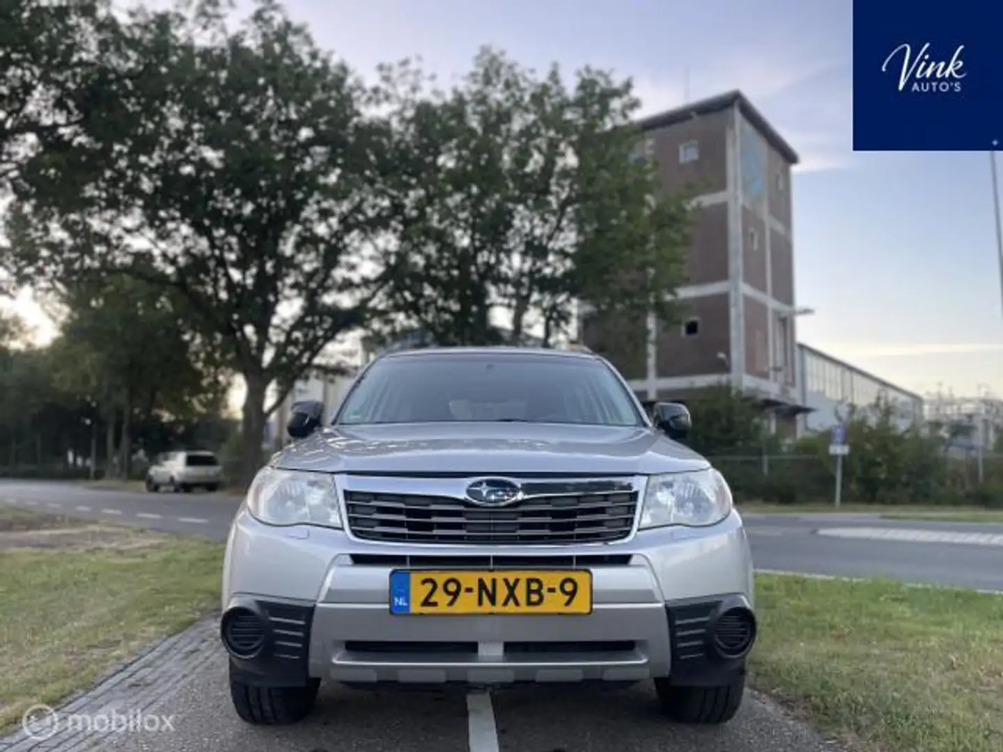 Subaru Forester 2.0 X Intro | AWD | APK Nieuw | LPG G3 Grijs - 2