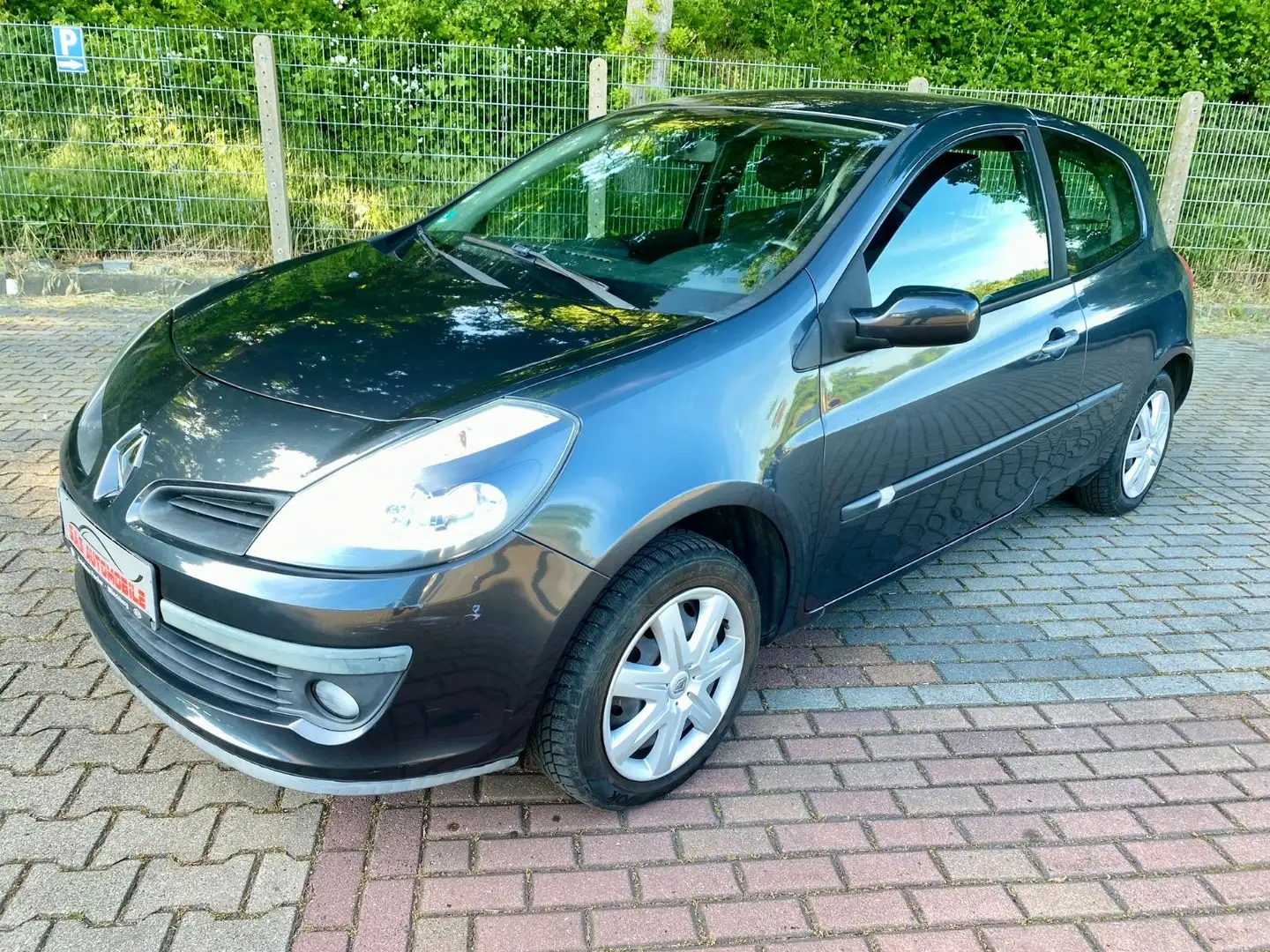 Renault Clio III Edition Dynamique/Gepflegter Zustand Gris - 2