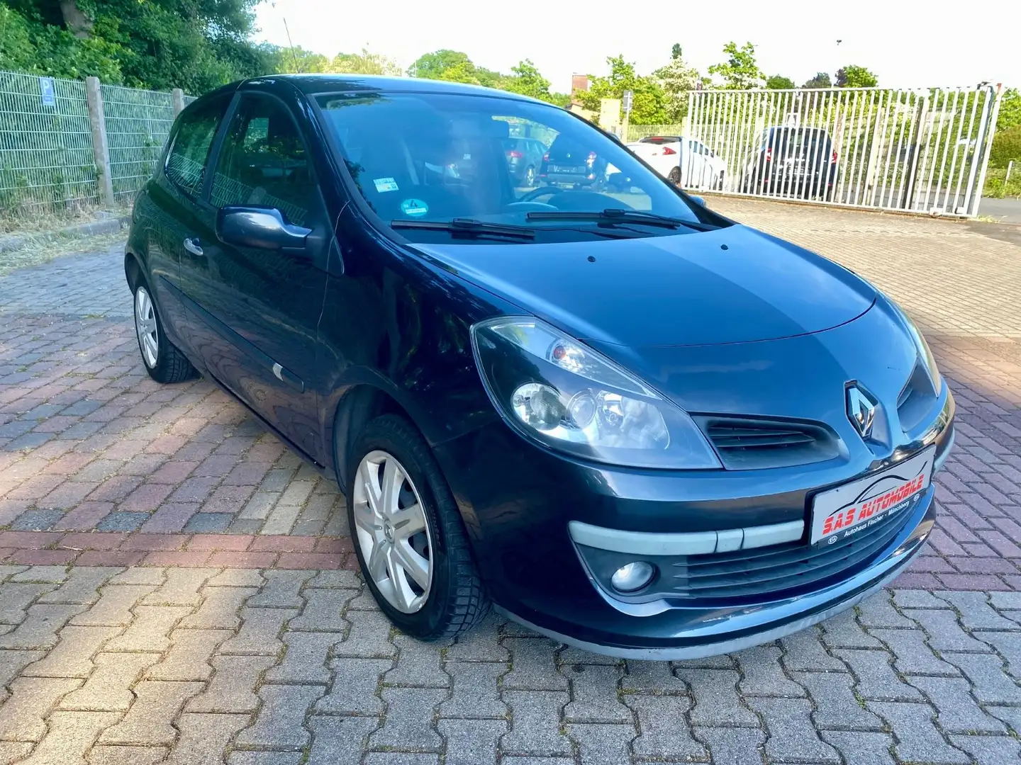 Renault Clio III Edition Dynamique/Gepflegter Zustand Gris - 1