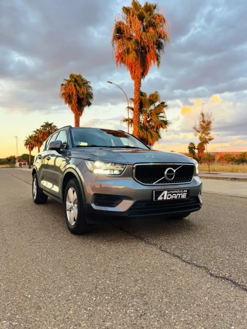 Volvo XC40 D3 Gris - 2