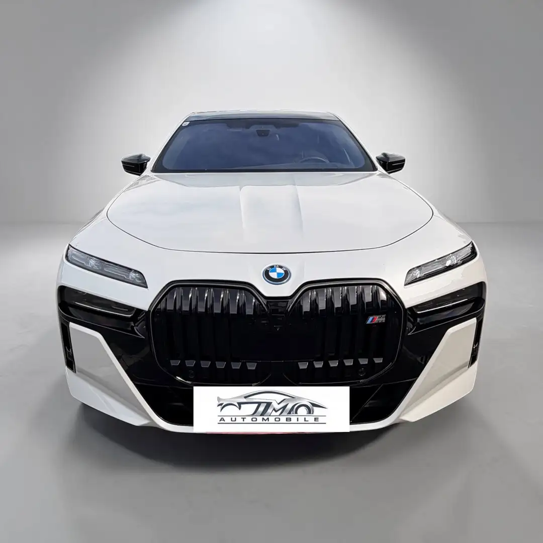 BMW i7 M70 xDrive - 2