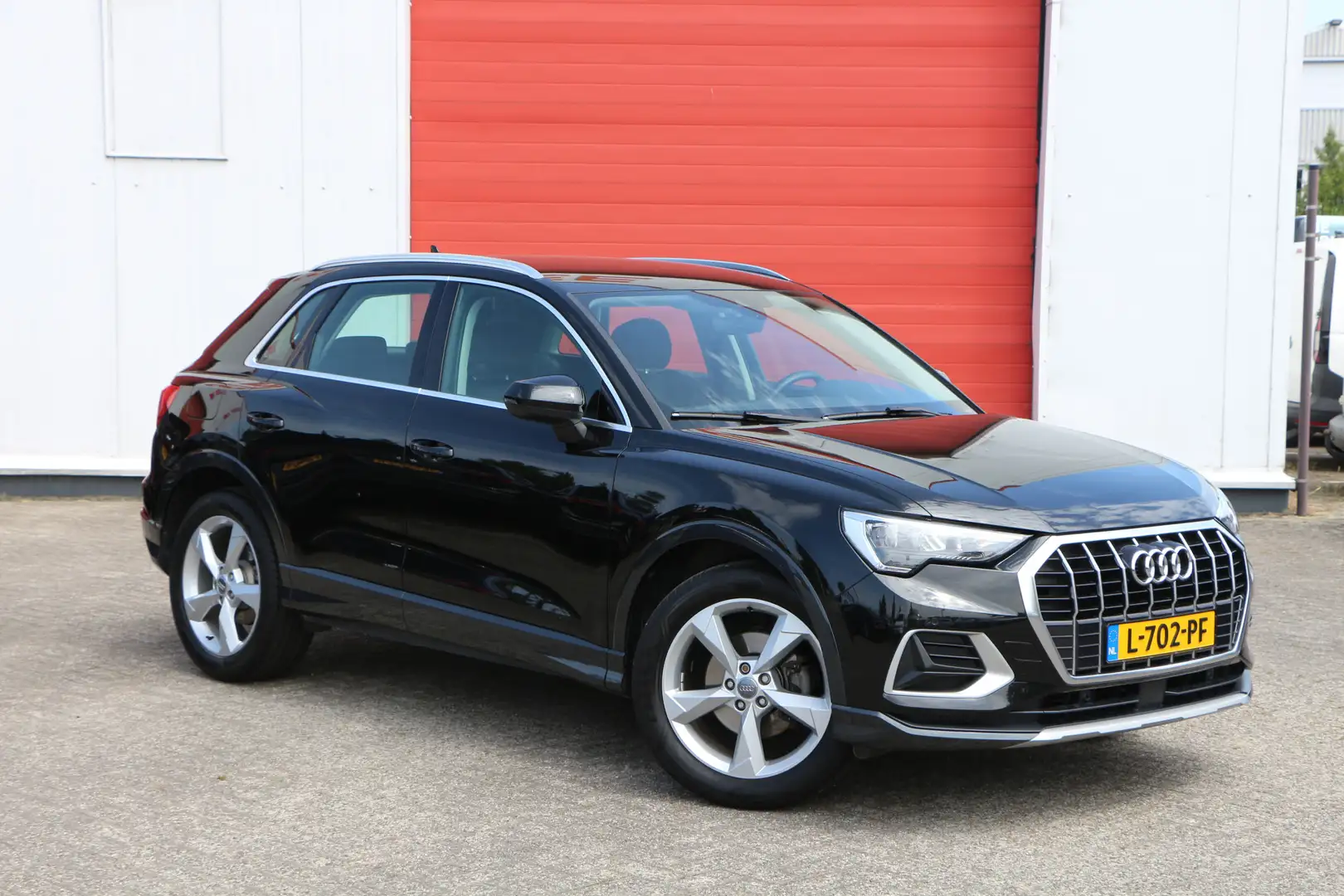 Audi Q3 35 TFSI Advanced 150pk S-tronic Zwart - 2