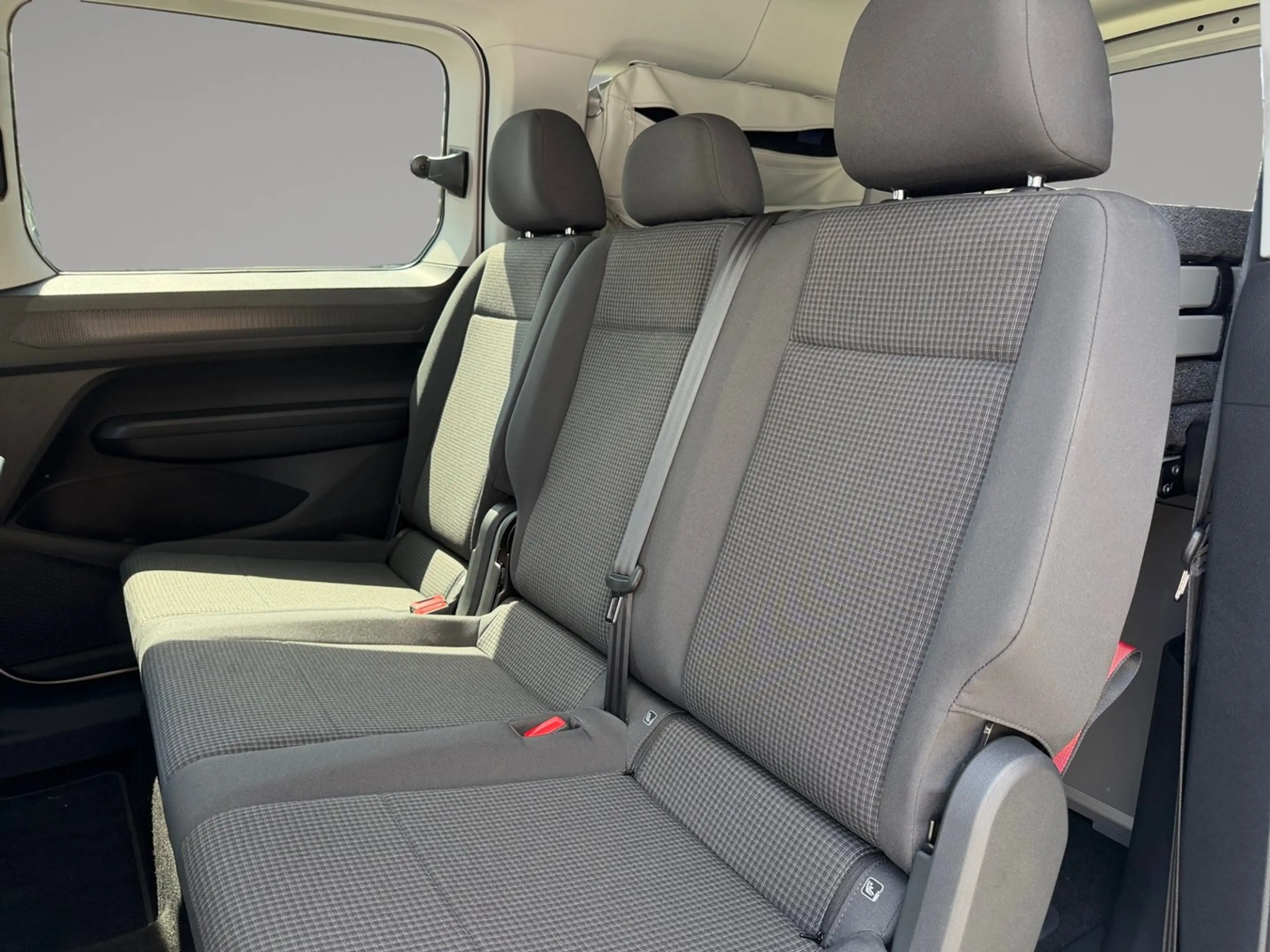 Volkswagen Caddy California Camper Maxi TDI 4MOTION — photo 13