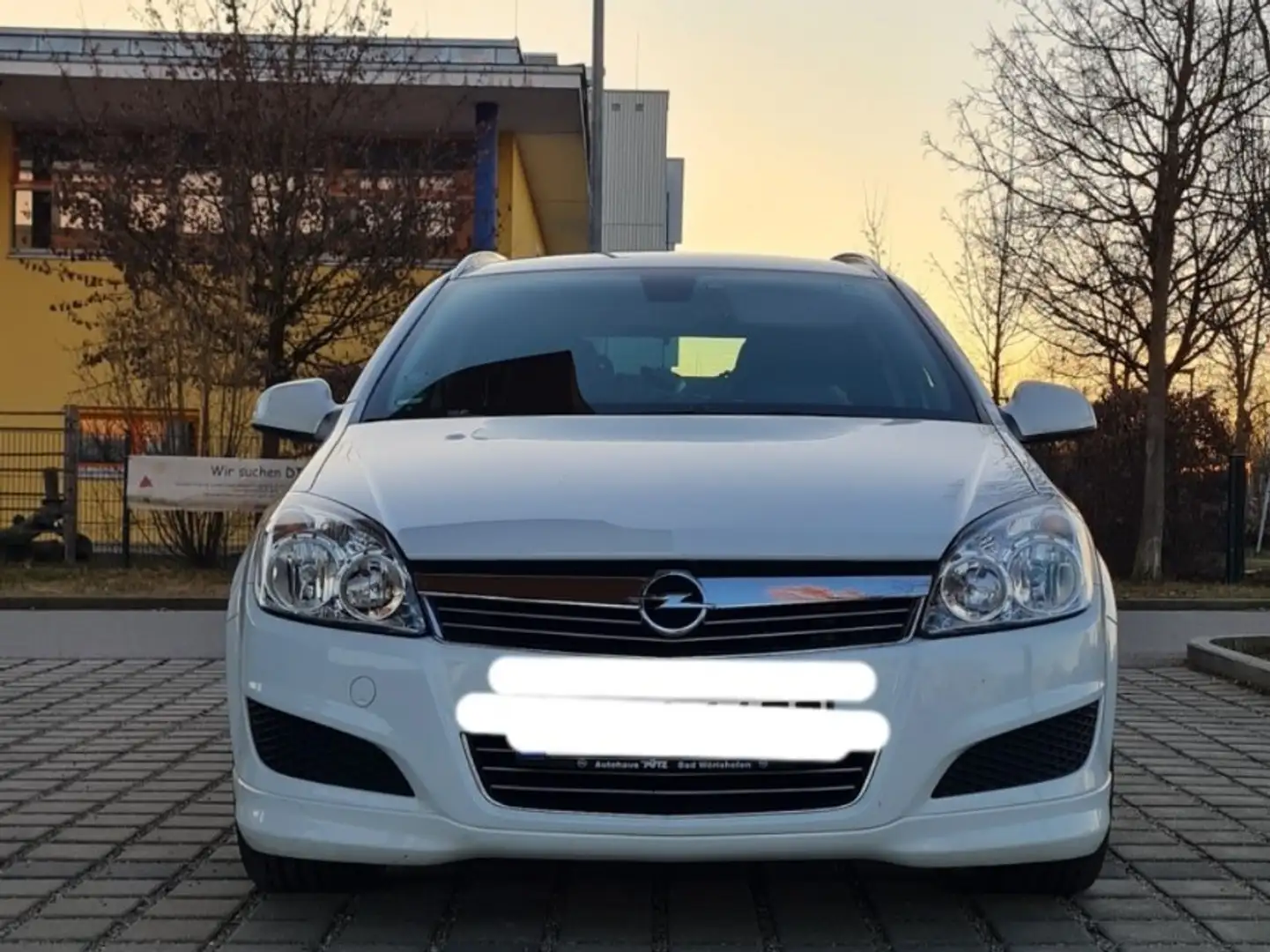 Opel Astra 1.6 Caravan OPC Line Weiß - 1