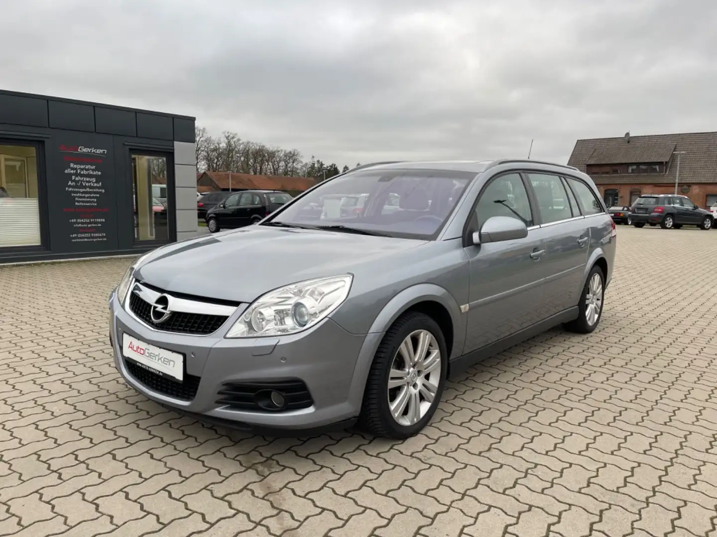 Opel Vectra C 1.9 CDTI Caravan Edition Automatik Silber - 1