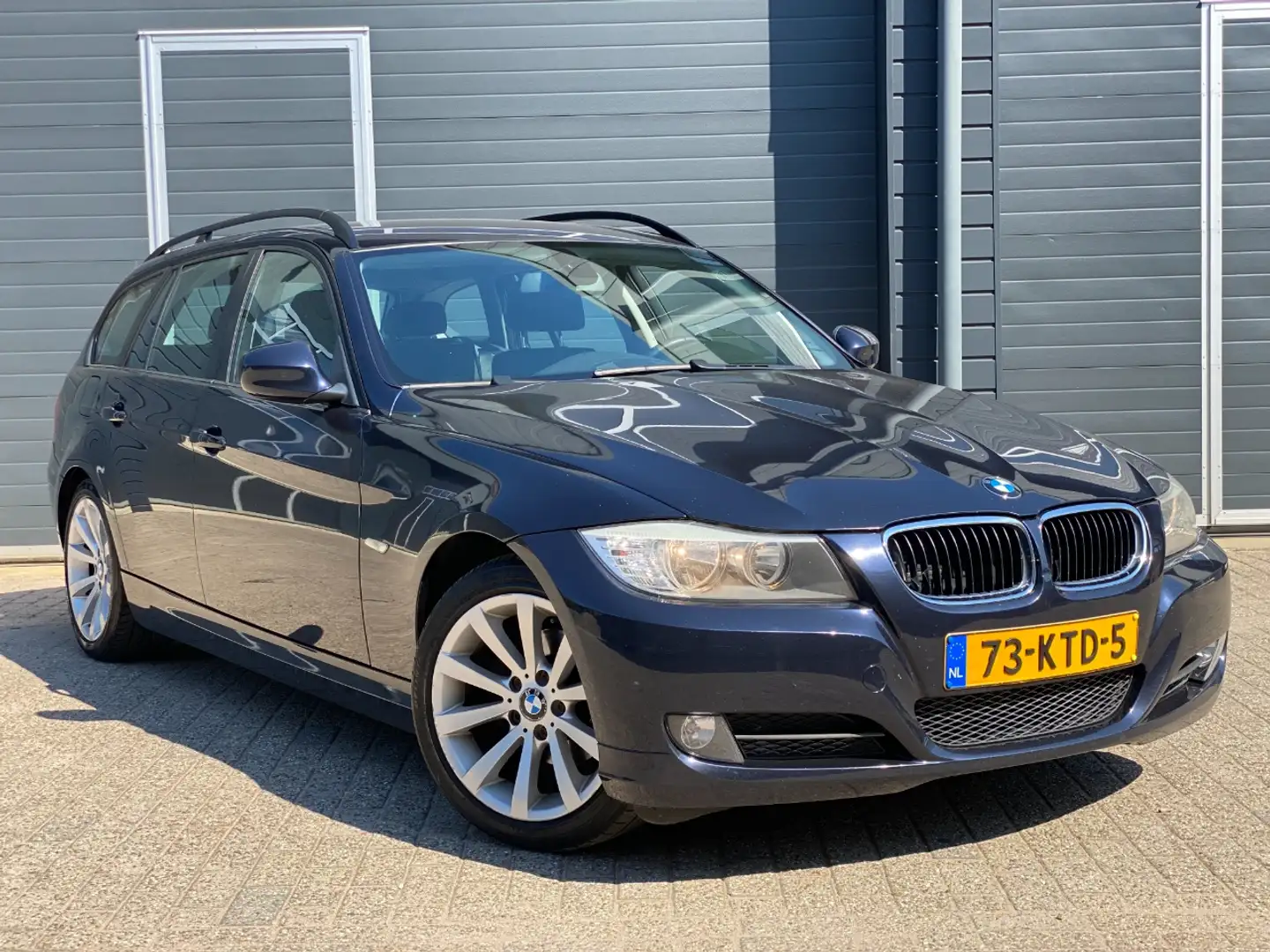 BMW 318 3 SERIE TOURING Blau - 1