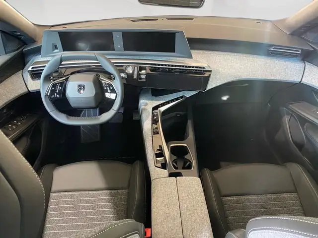 Peugeot 3008 view 6