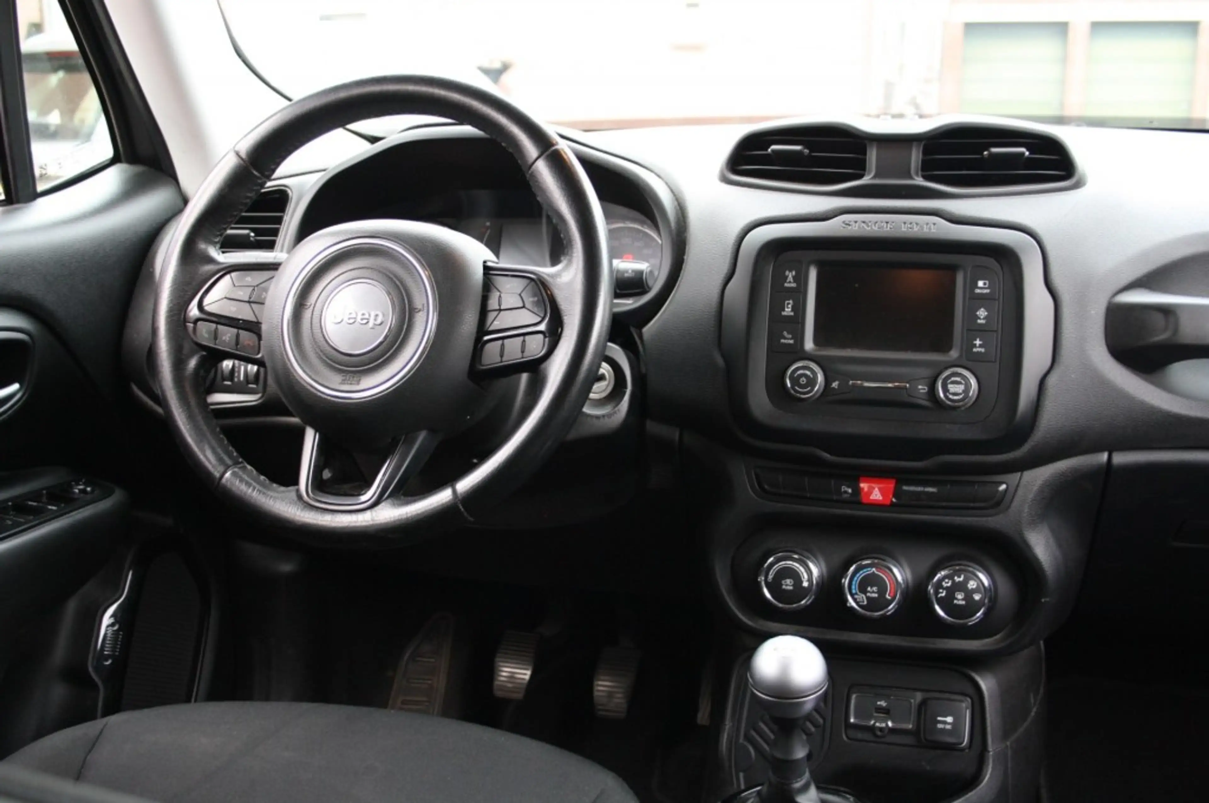 Jeep Renegade 1.6 E-Torq Night Eagle ll / NAP / Trekhaak / Navi — photo 10