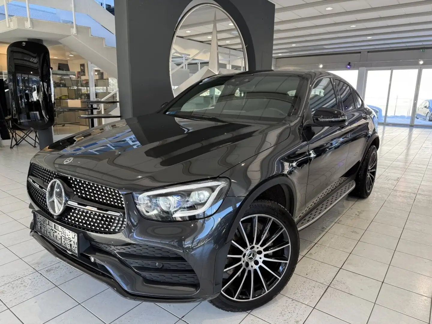 Mercedes-Benz GLC 300 de Coupe 4Matic AMG LINE Grau - 2