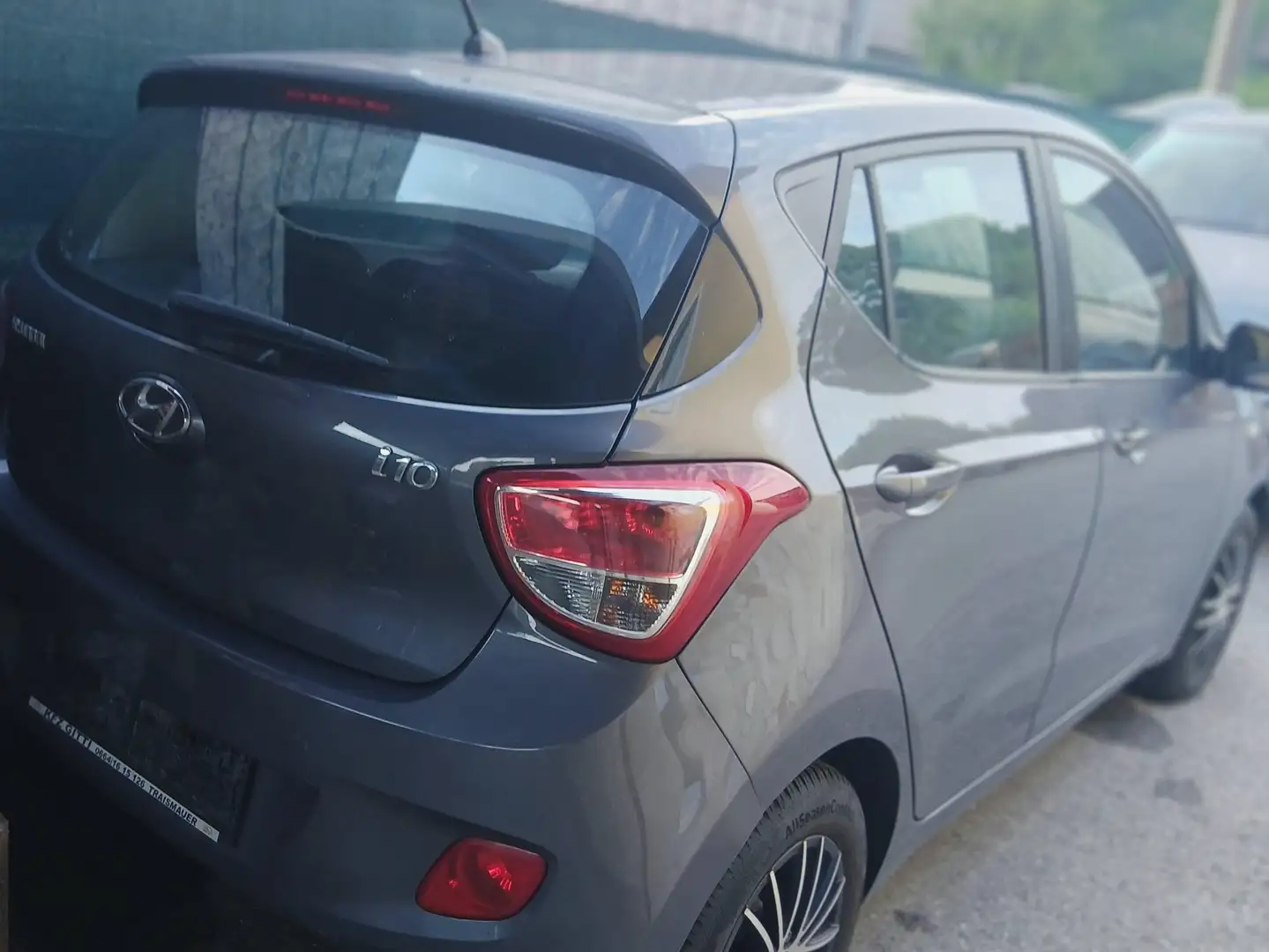 Hyundai i10 i10 1,0 Comfort Comfort Grau - 2
