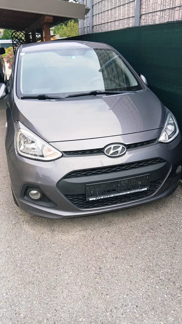 Hyundai i10 i10 1,0 Comfort Comfort Grau - 1