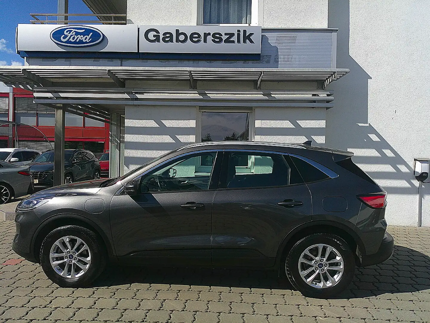 Ford Kuga 2,5 Duratec PHEV Titanium Aut. Grau - 2