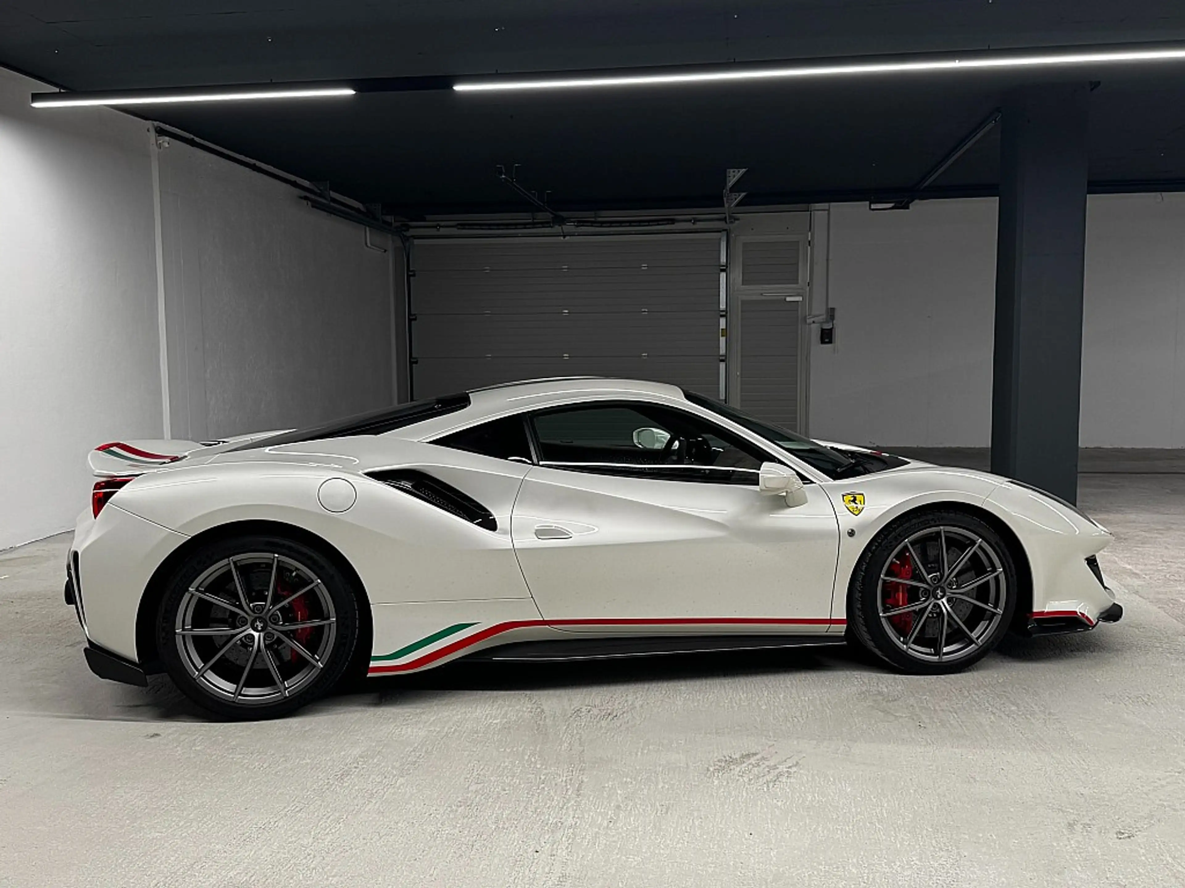 Ferrari 488 GTB PISTA ATELLIER — photo 5