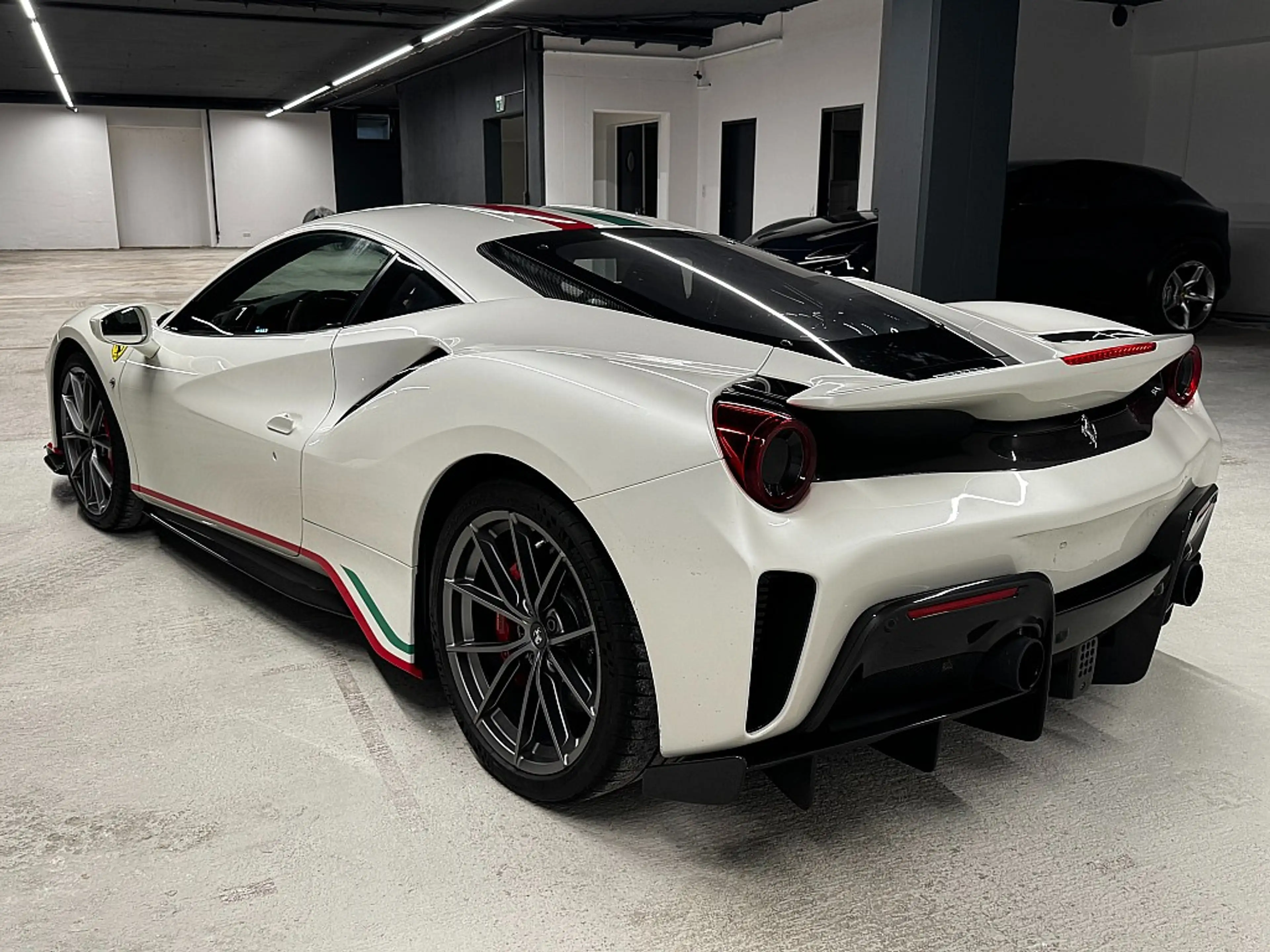 Ferrari 488 GTB PISTA ATELLIER — photo 4