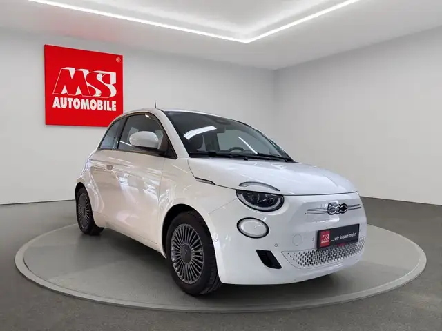 Fiat 500e | große Batterie | LED | APPLE CARPLAY | MWST
