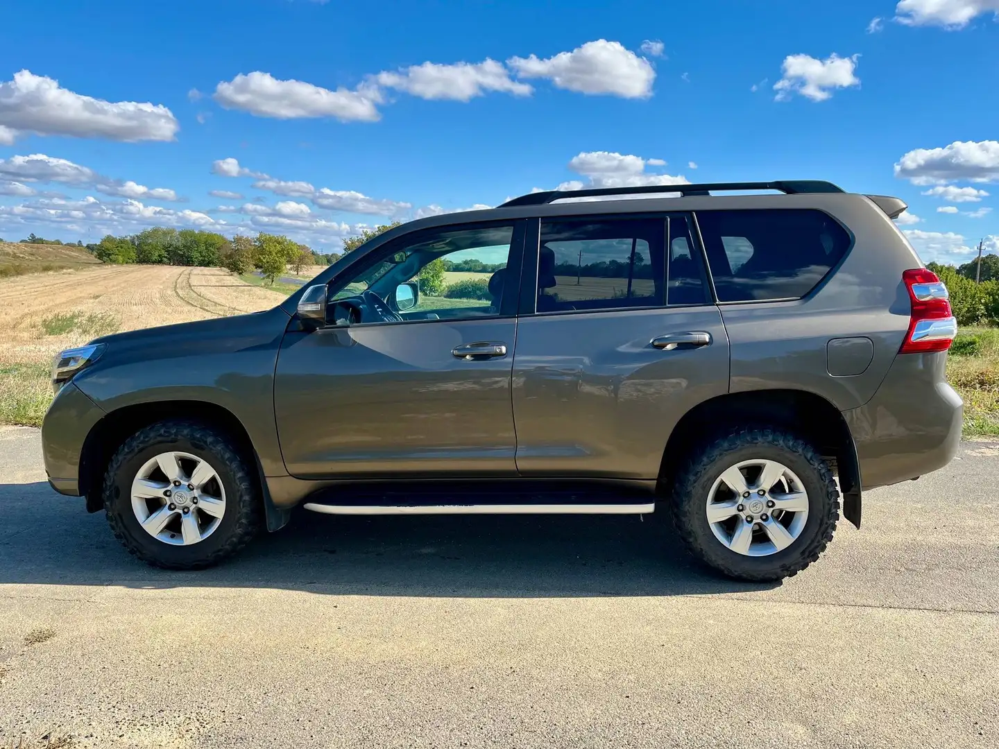 Toyota Land Cruiser Land Cruiser 2,8 D-4D 4WD Active Aut. Bronze - 1
