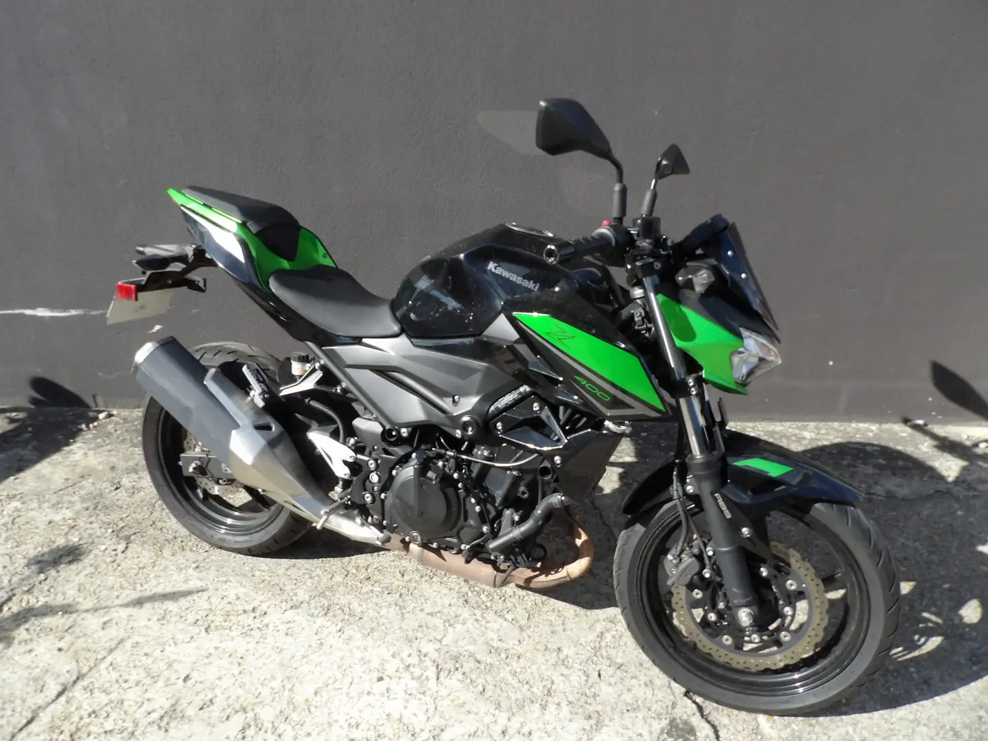 Kawasaki Z 400 Grün - 1