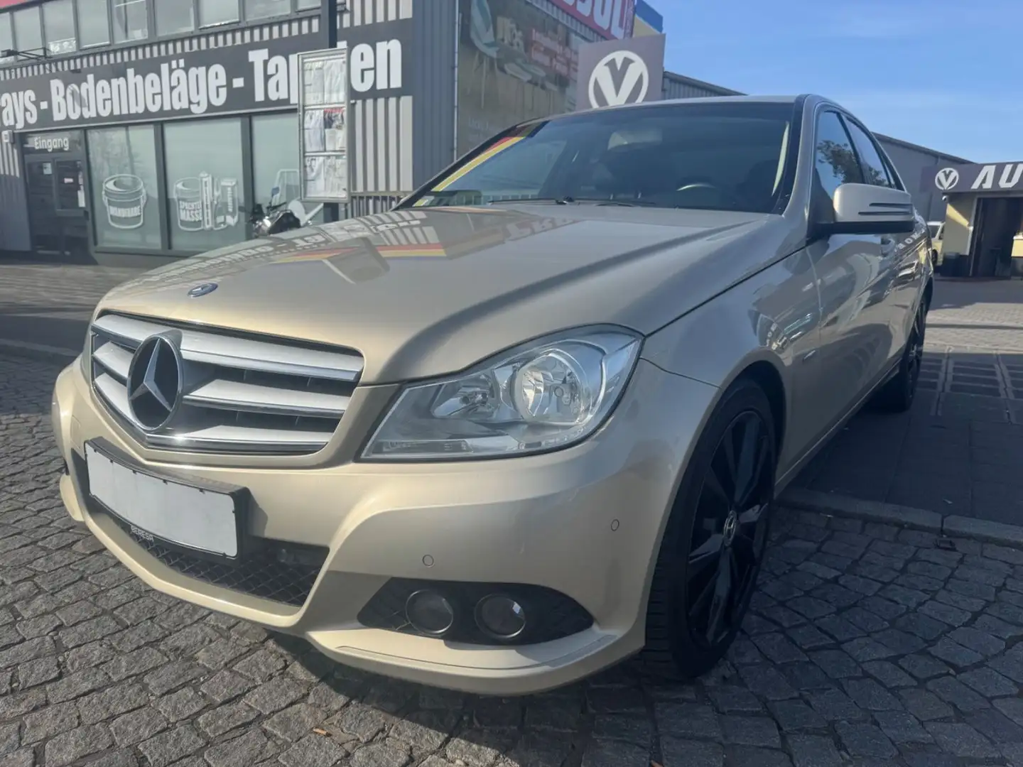 Mercedes-Benz C 180 CGI BlueEfficiency Limousine Automatik Beige - 2