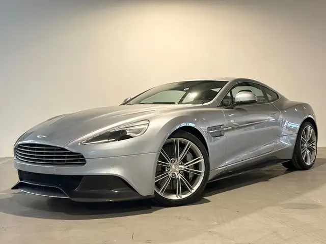 Aston Martin Vanquish V12 *Skyfall Silver,B&O,Carbon,Keramik*