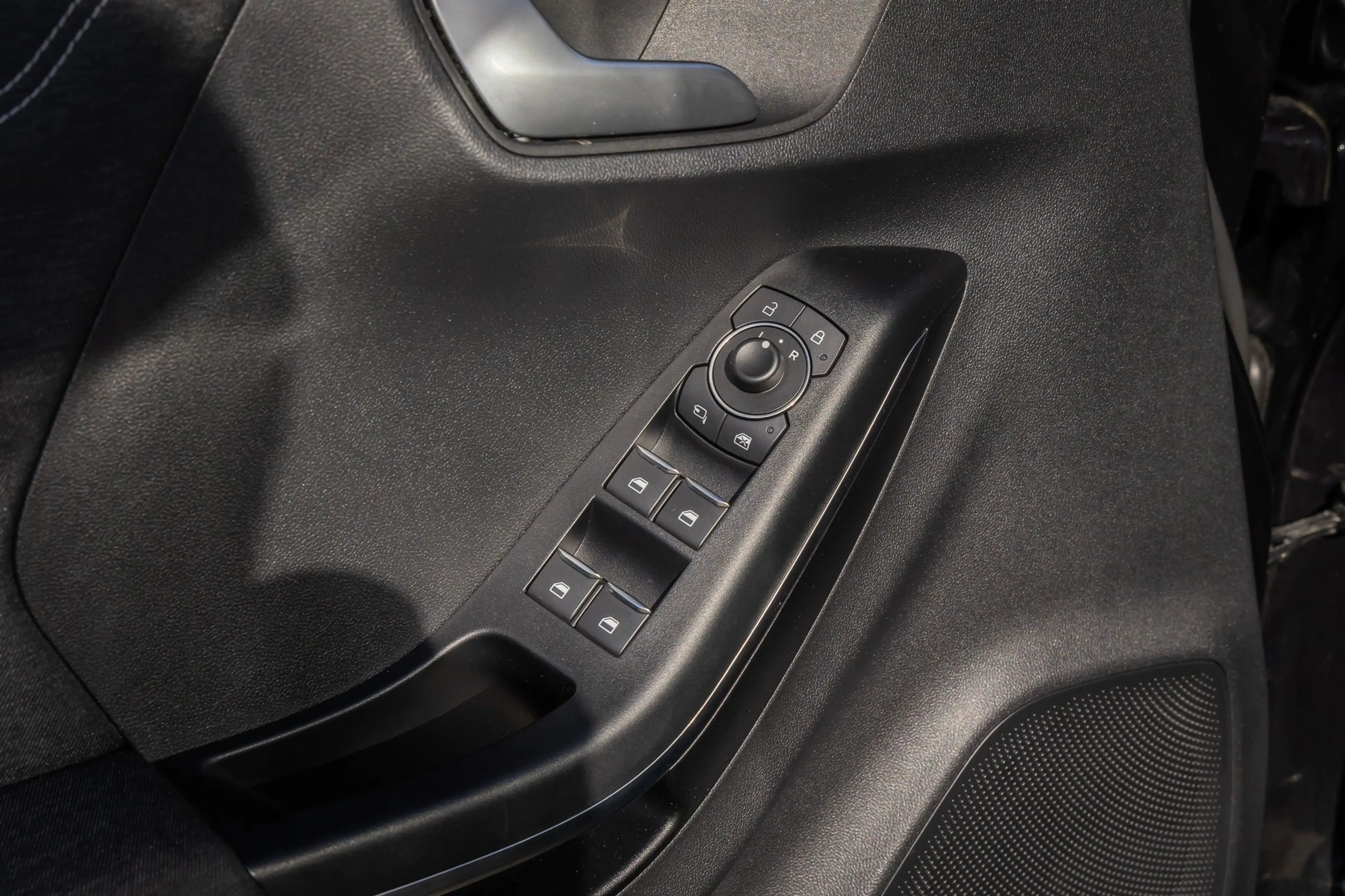 Ford Puma 1.0 EcoBoost Hybrid Titanium | Stoel/Stuur/Voorrui — photo 16