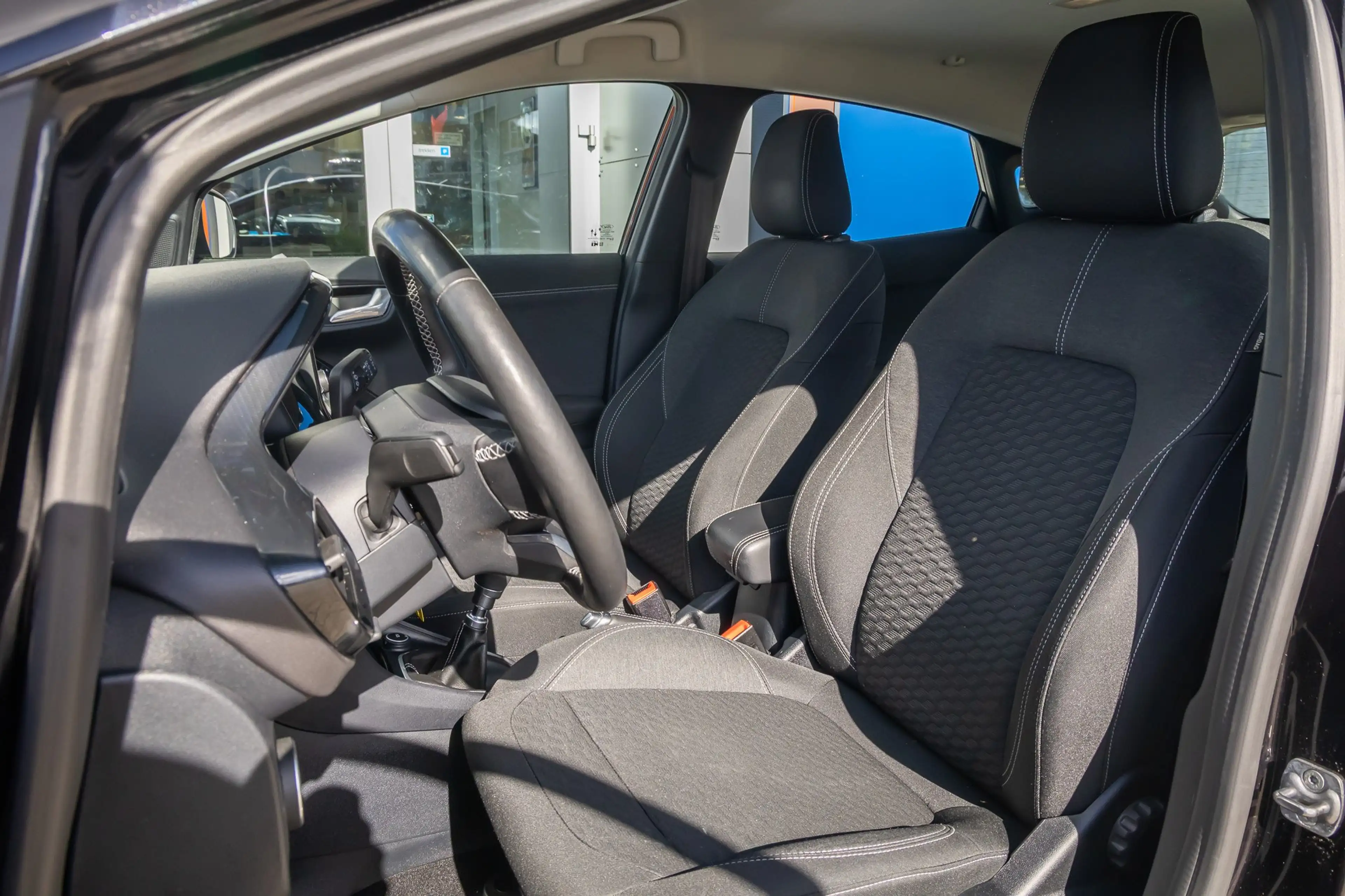 Ford Puma 1.0 EcoBoost Hybrid Titanium | Stoel/Stuur/Voorrui — photo 17