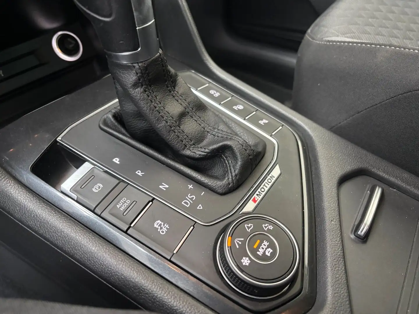 Volkswagen Tiguan 2.0 TDI DSG BMT/4Motion*1.Hand*LED*AHK* Noir - 2